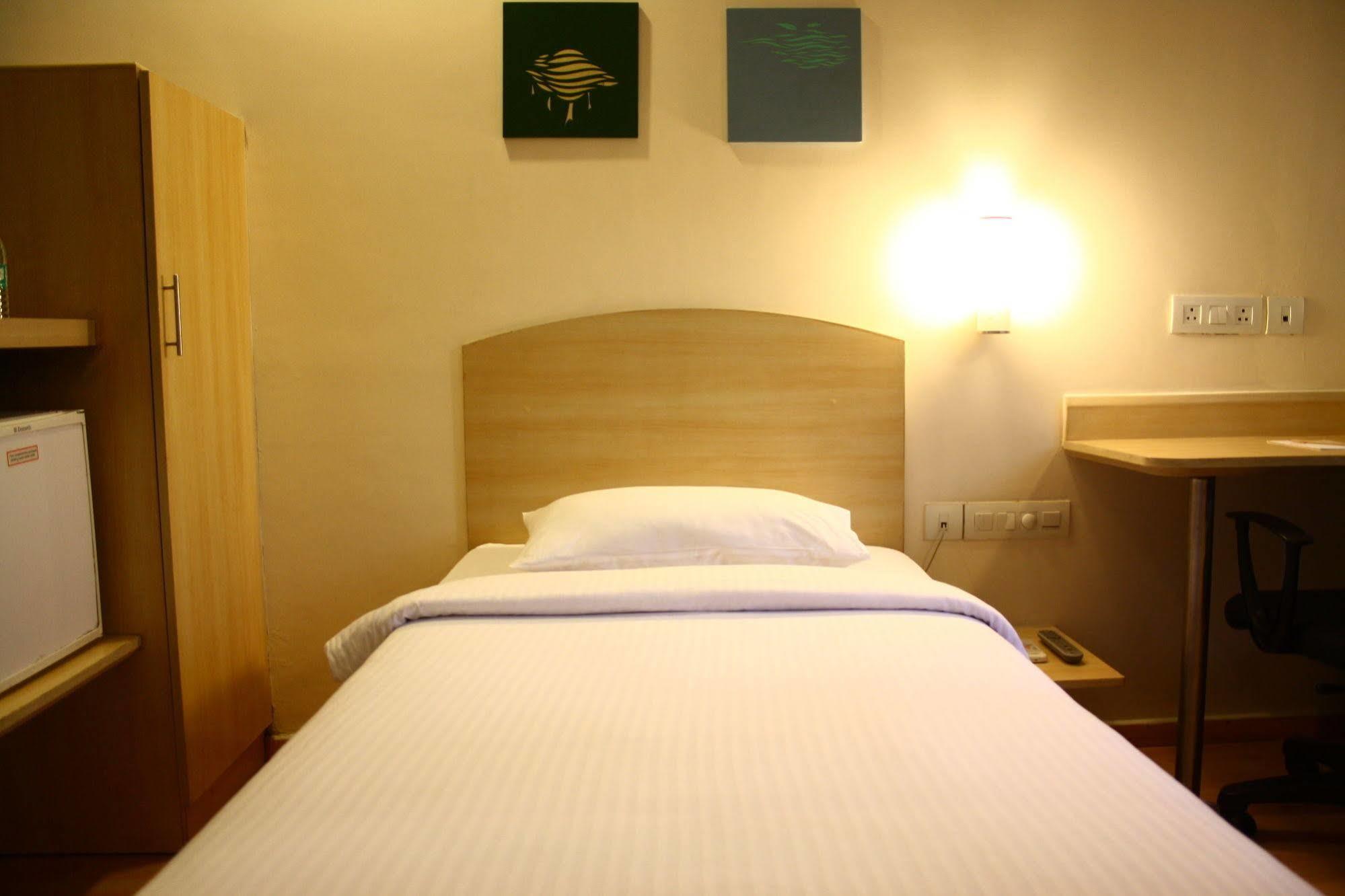 Hotel Manesar Gurgaon Dış mekan fotoğraf